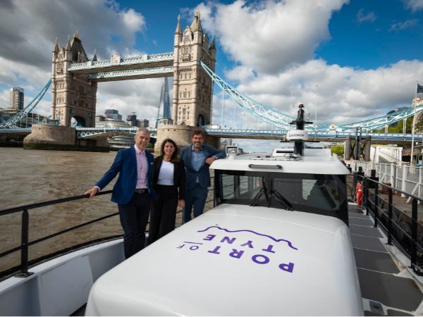 Showcase of electric foiling boat on the River Thames for Port Tyne