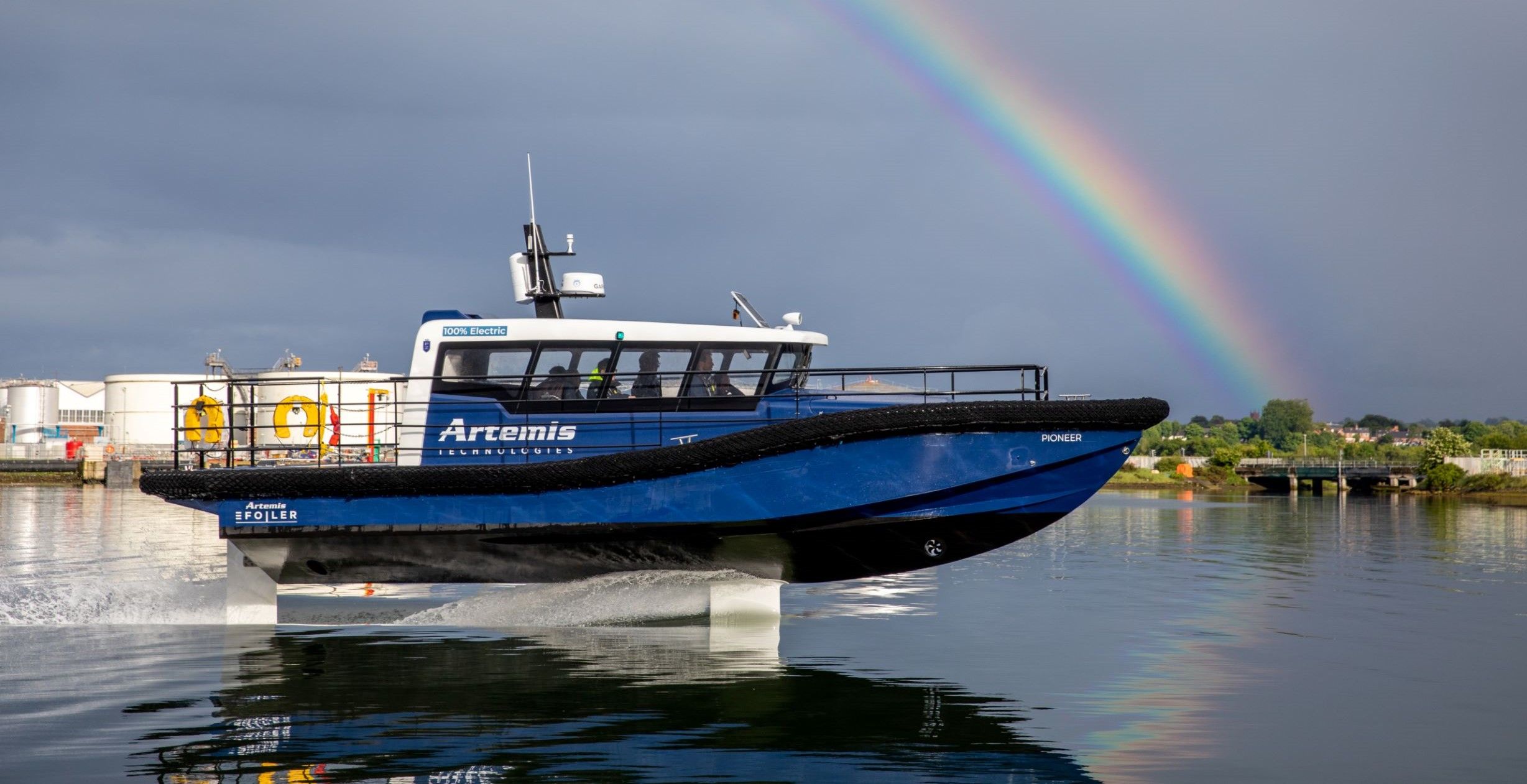 Artemis Technologies EF-12 Workboat foiling in Belfast Harbor 