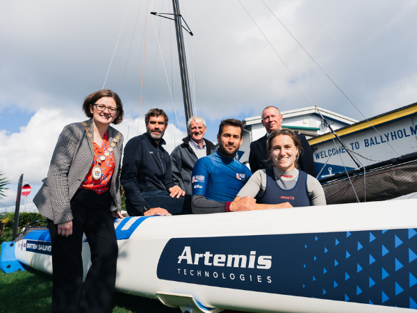 Olympic Sailing Silver Medallists Anna Burnet and John Gimson Smash World Record with Impressive Time of 1 Hour, 30 Minutes and 41 Seconds 
