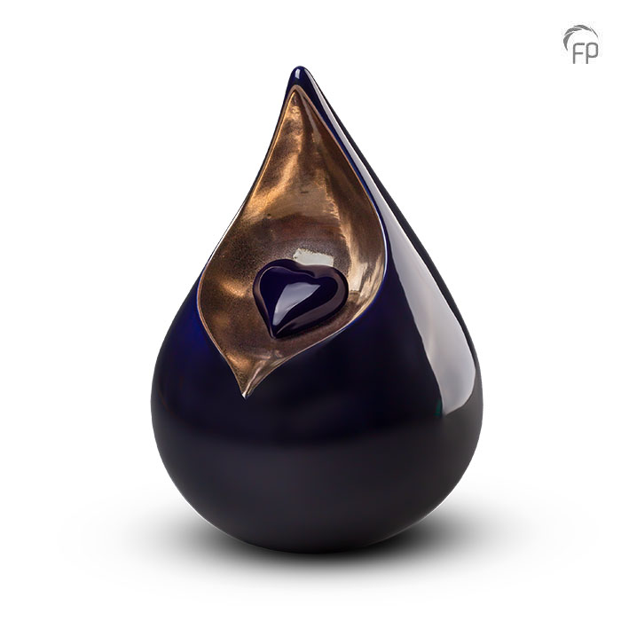 FPU 001 Ceramic urn Celest
