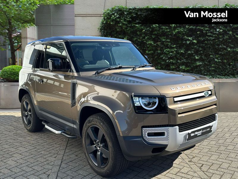 Land Rover Defender 